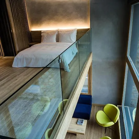 Ξενοδοχείο με διαμερίσματα Escapade Luxury Residences 4*